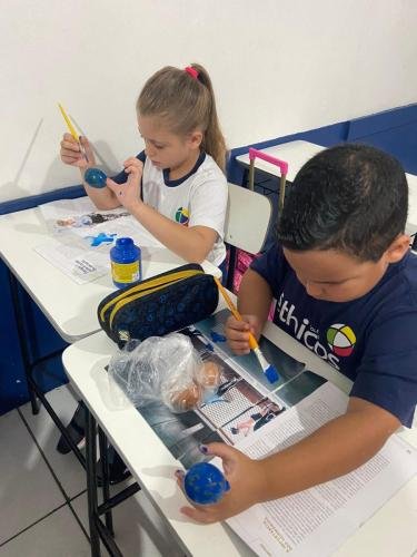 2° ano Dia de pintar as cascas de ovos para a Páscoa